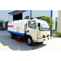 dongfeng vacuum street sweeper truck for cleaning road